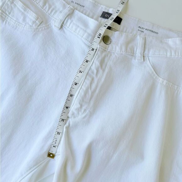 DL1961 Riley Boyfriend Straight Cut Cropped Length Jean in White Size 30 - Picture 8 of 13